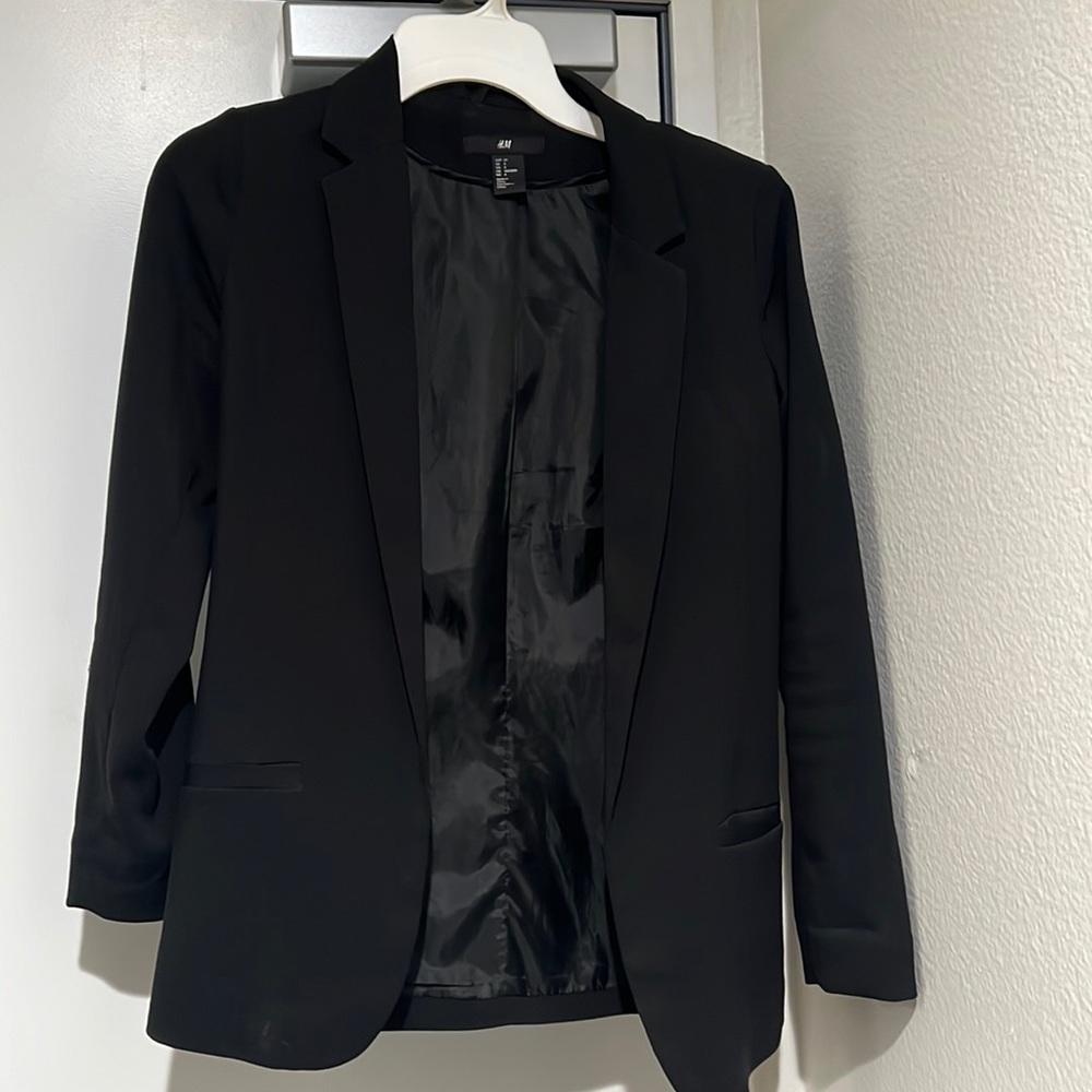 H&m simple black blazer